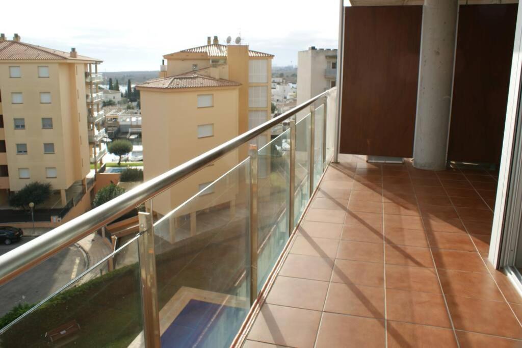 Apartamento En Roses Con Parking Y Piscina Apartment Exterior foto