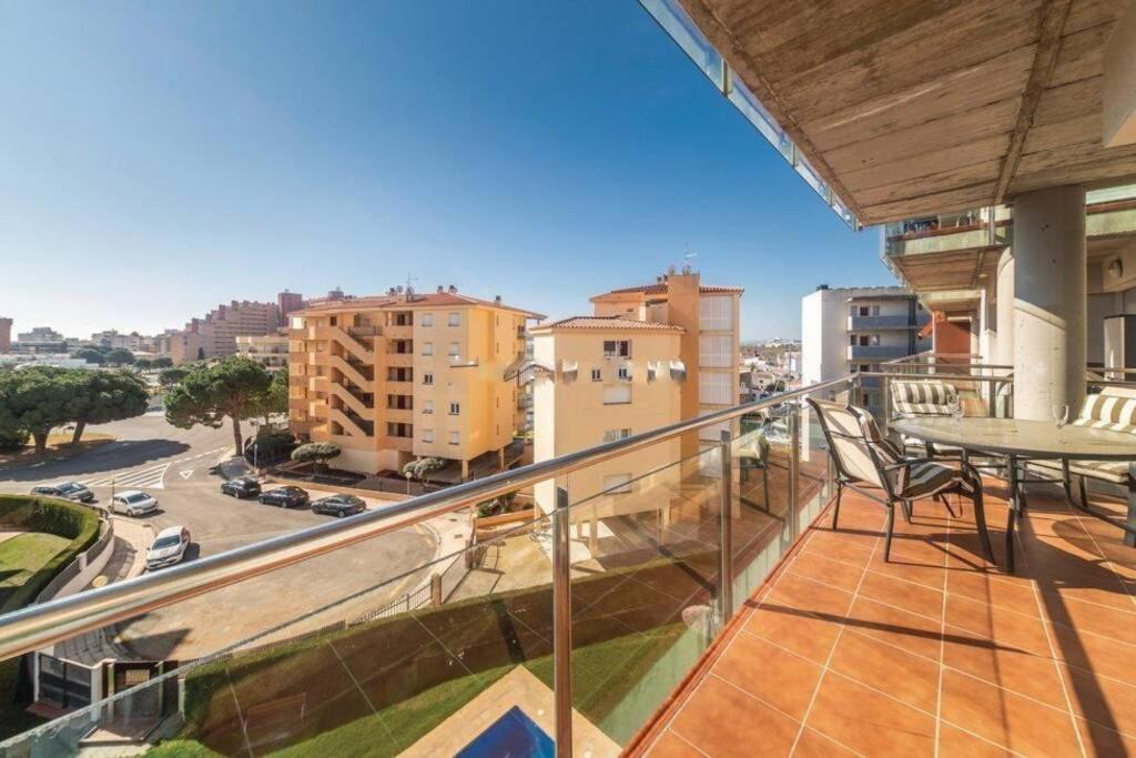 Apartamento En Roses Con Parking Y Piscina Apartment Exterior foto