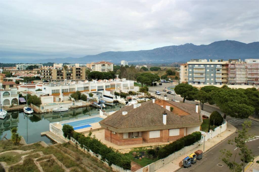Apartamento En Roses Con Parking Y Piscina Apartment Exterior foto